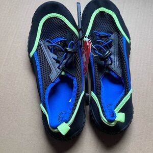New Kids Aqua Shoes - Black and Blue Wonder Nation 4/5